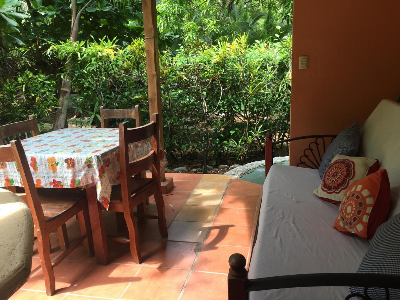 Mal Pais Surf Camp Hotel Playa Santa Teresa  Exterior photo